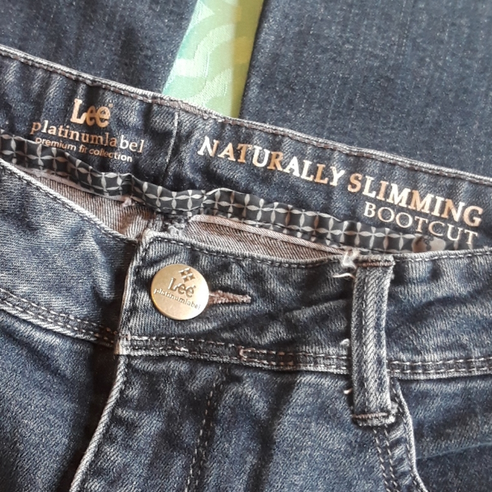LEE Platinum Bootcut Size 10 Short Jeans